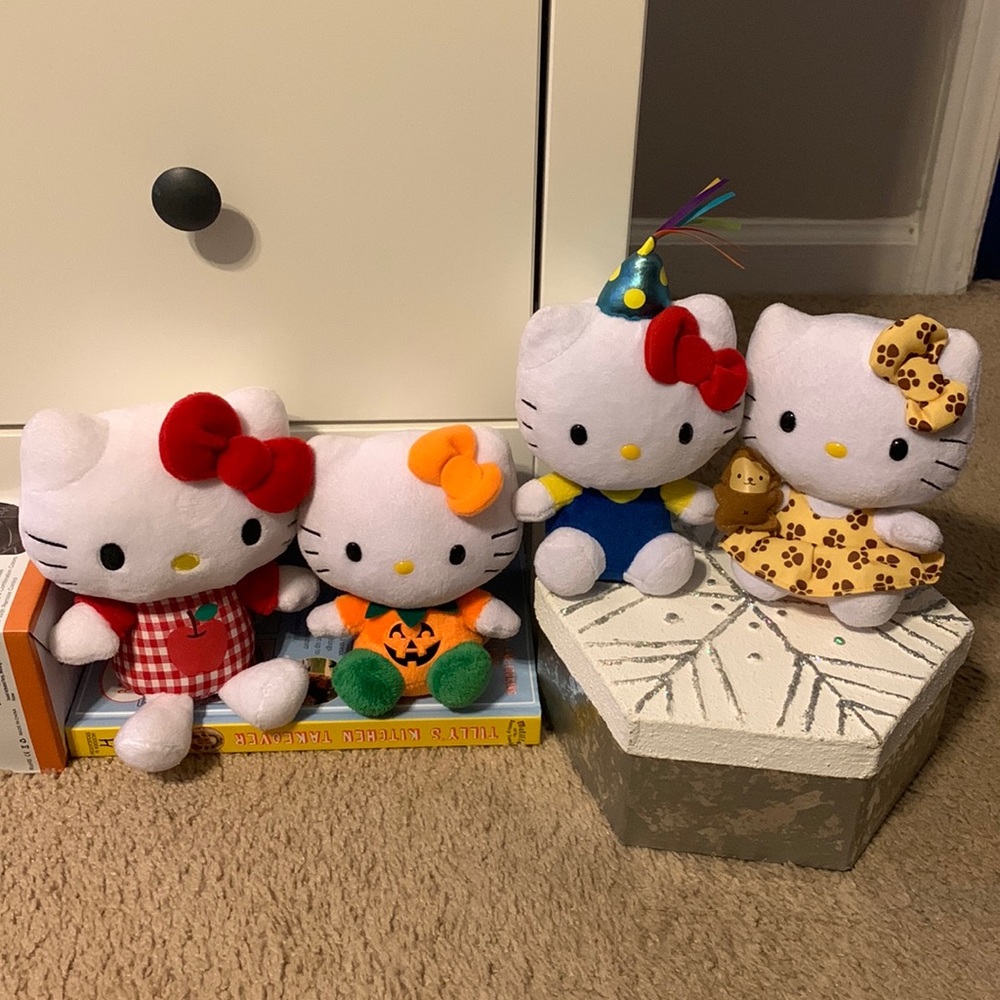 Hello Kitty • Lot of 4 • Sanrio